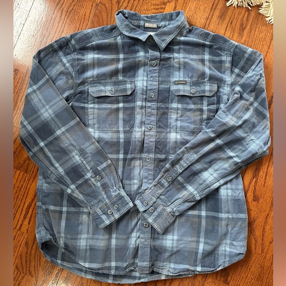 Men’s Columbia corduroy button-down shirt - Picture 2 of 5